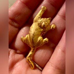 JJ Vintage Gold-tone Pin